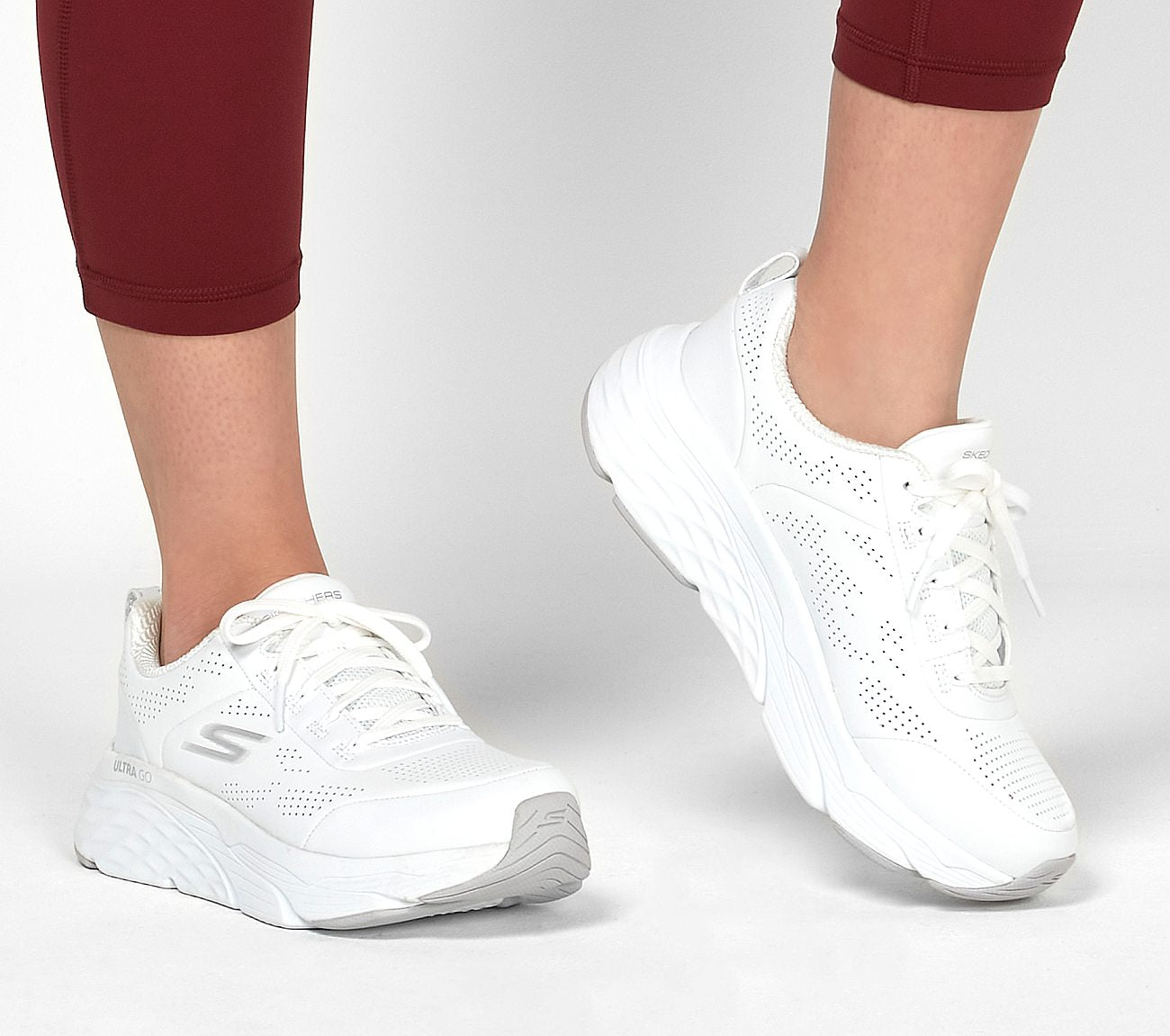 Max Cushioning Elite - Step Up Shoe Skechers