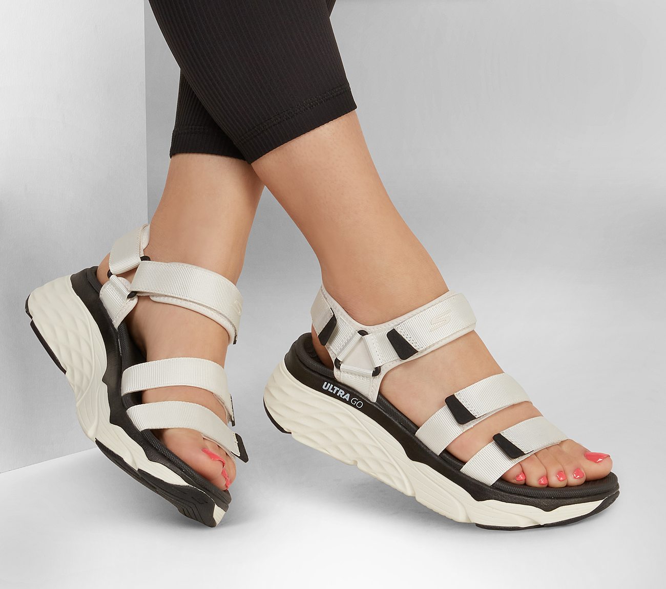 Max Cushioning Sandal - Lured Sandal Skechers