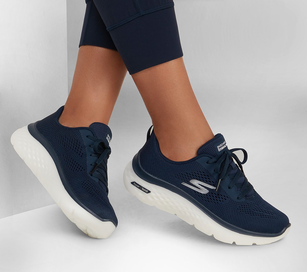 GO WALK Hyper Burst Shoe Skechers