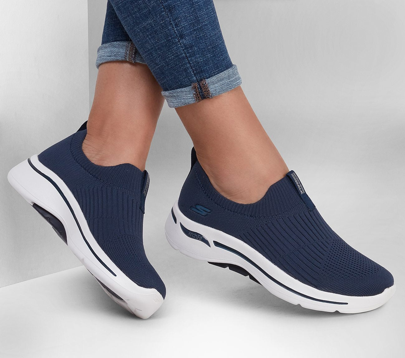 GO WALK Arch Fit - Iconic Shoe Skechers