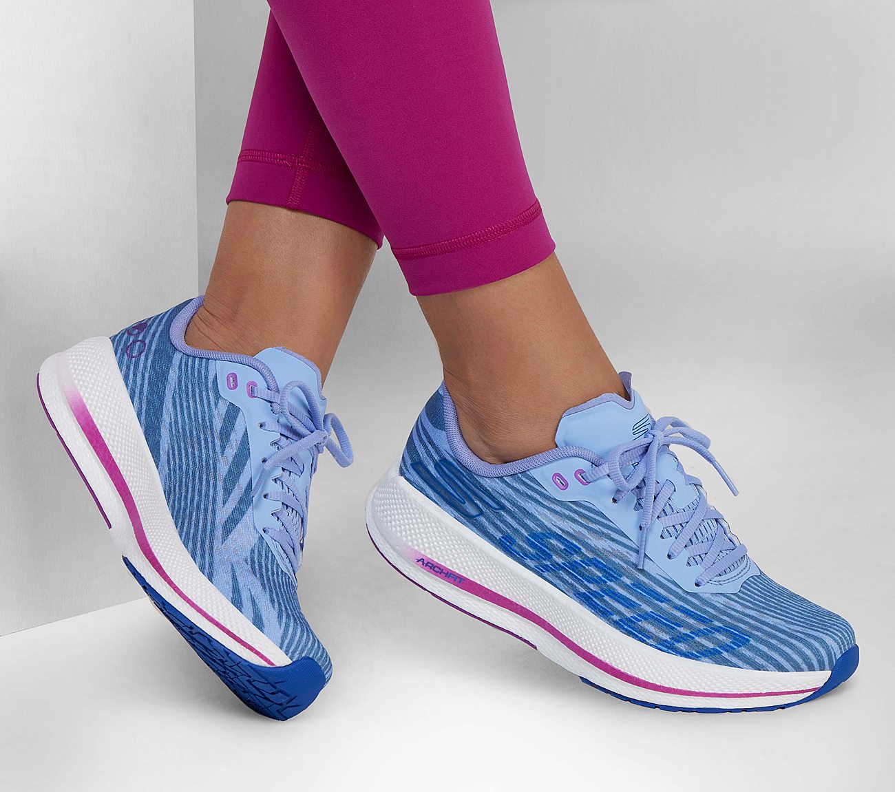 GO RUN Razor 4 Shoe Skechers