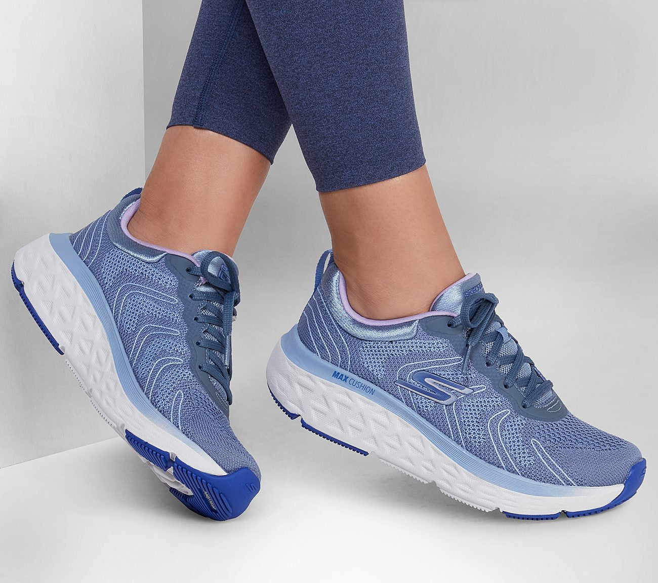 Max Cushioning Delta Shoe Skechers