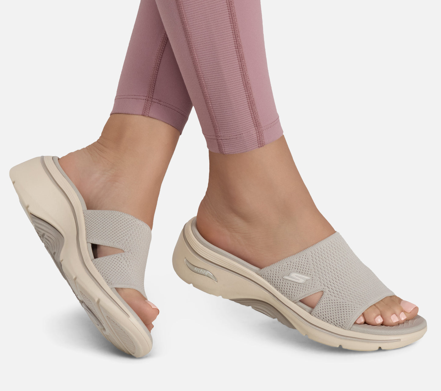 Wide Fit: Go Walk Arch Fit 2.0 - Dakota Sandal Skechers.no